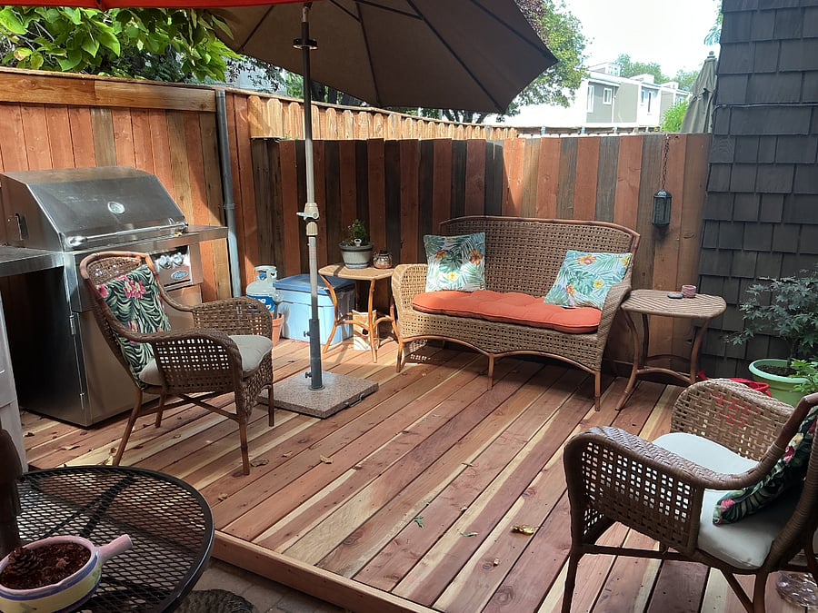 Patio seating area & BBQ