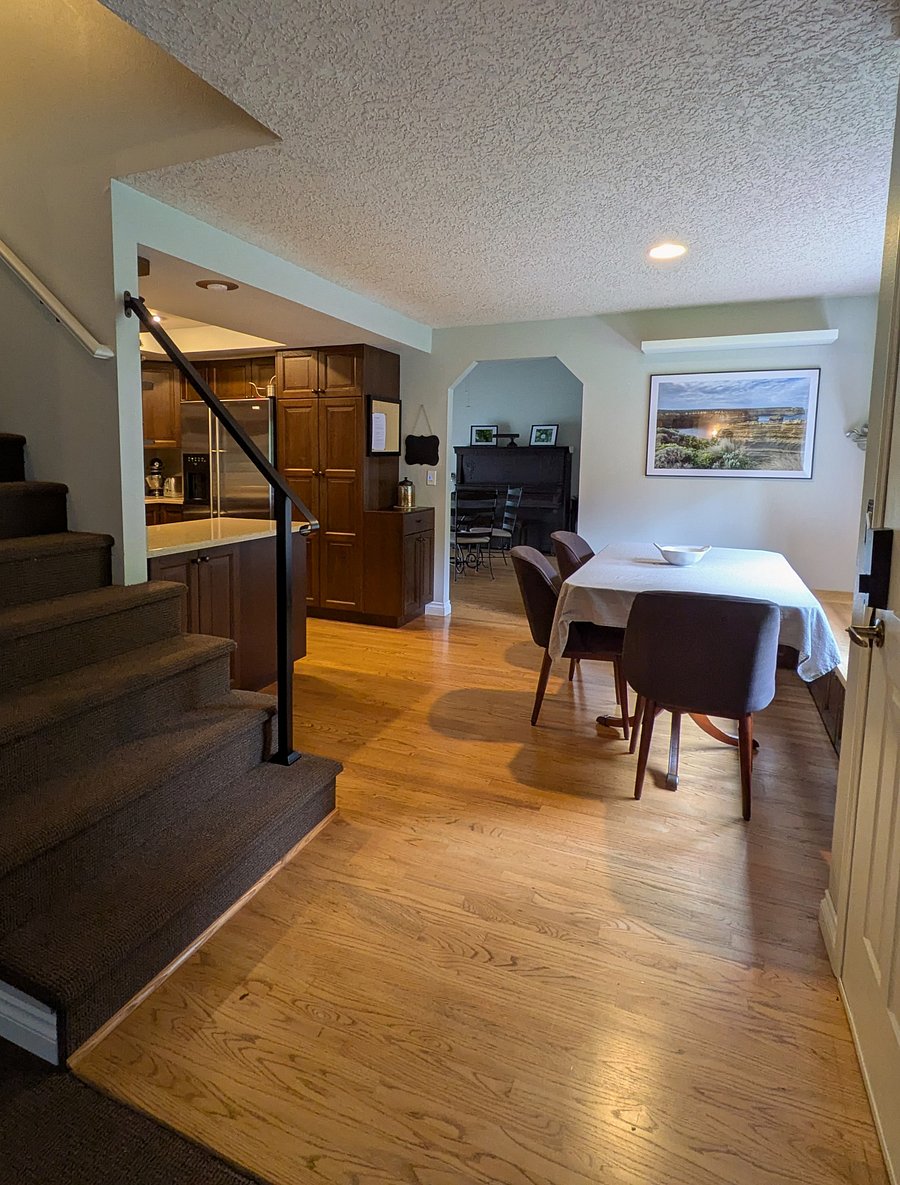 Kitchen & Banquet Dining