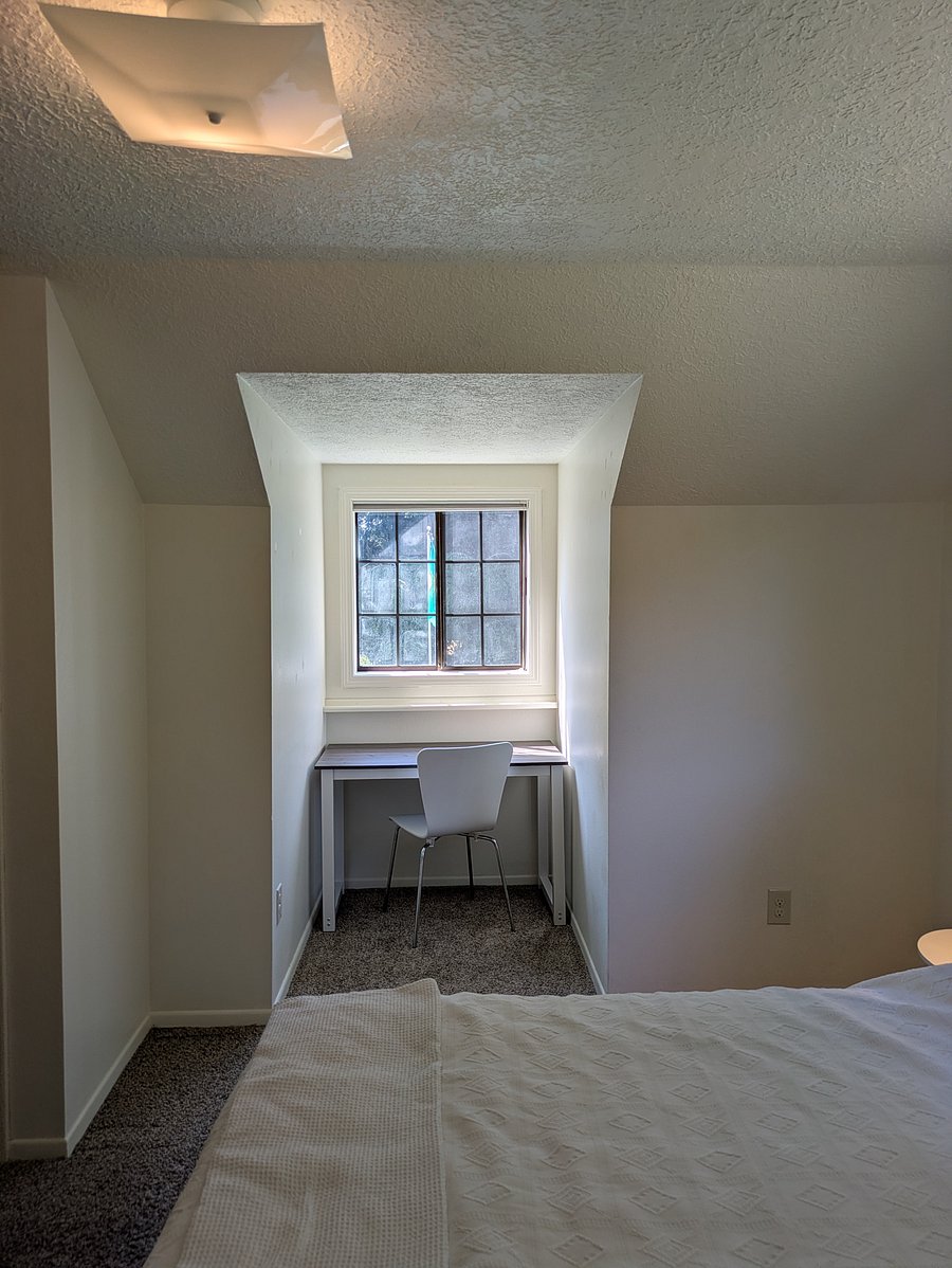 Queen Room Desk