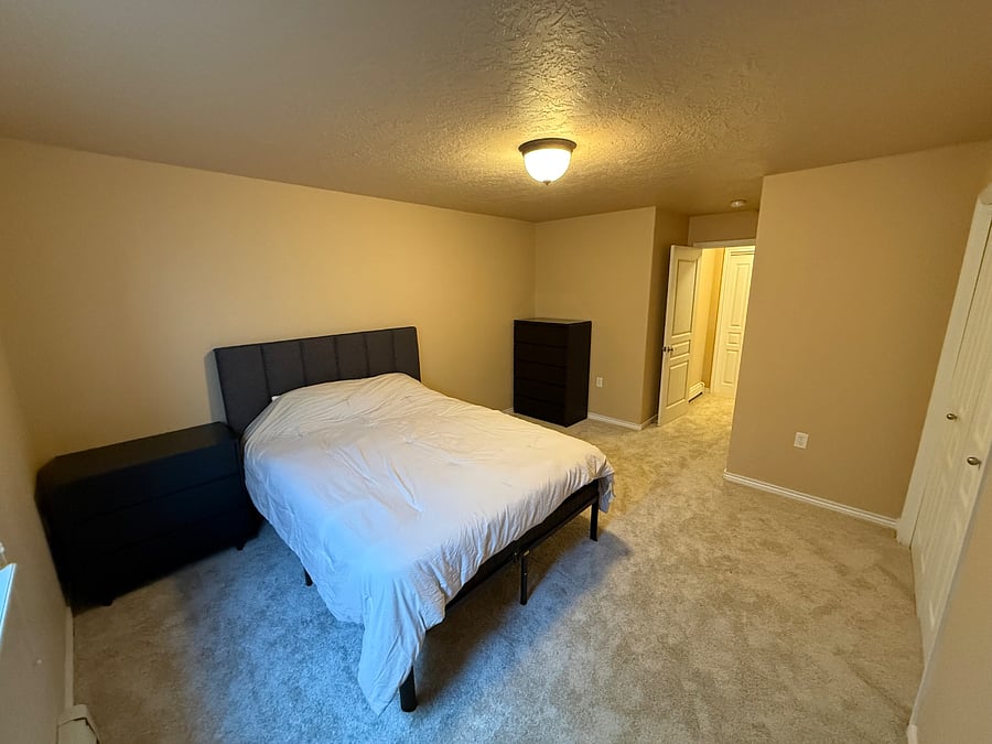 Queen bedroom