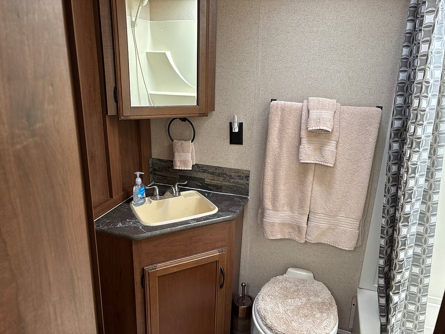 Furnished Finder property 1029726_1 photo 3