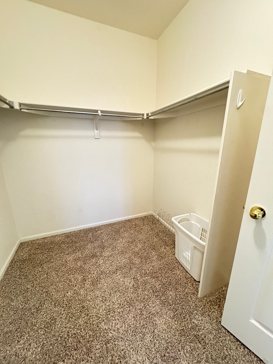 Furnished Finder property 1029755_1 photo 10