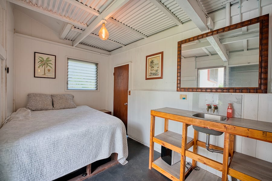 separate (small) guest suite with private entrance through garage