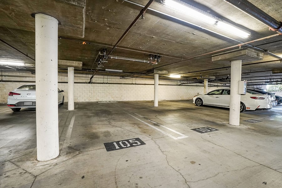 Tandem underground parking