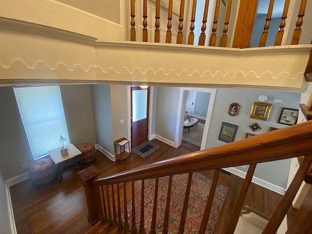 Stair Landing to Entry