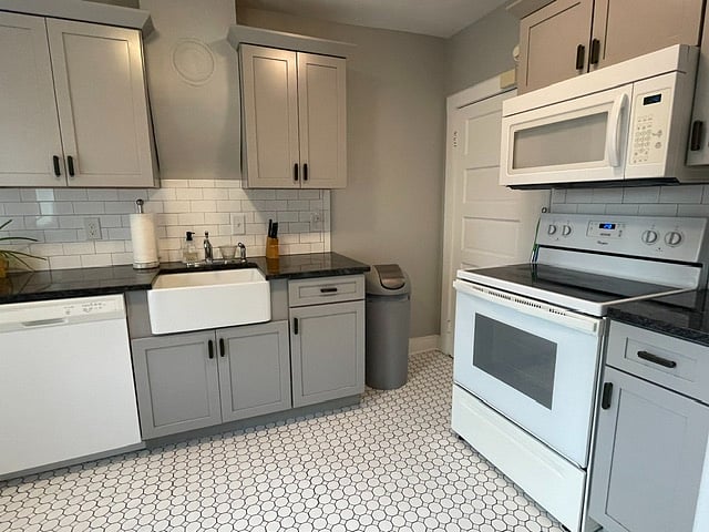 Kitchen Range Corner