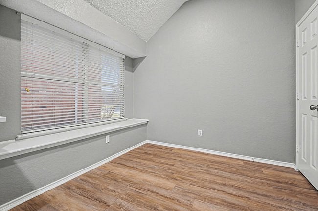 Furnished Finder property 1029893_1 photo 14