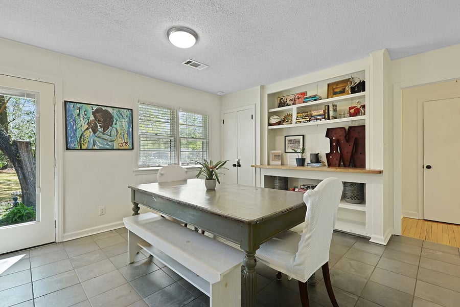 Dining Room w Work Station