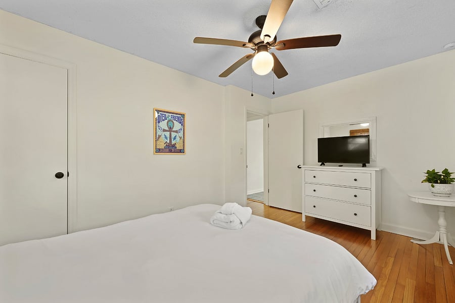 Queen 2nd Bedroom