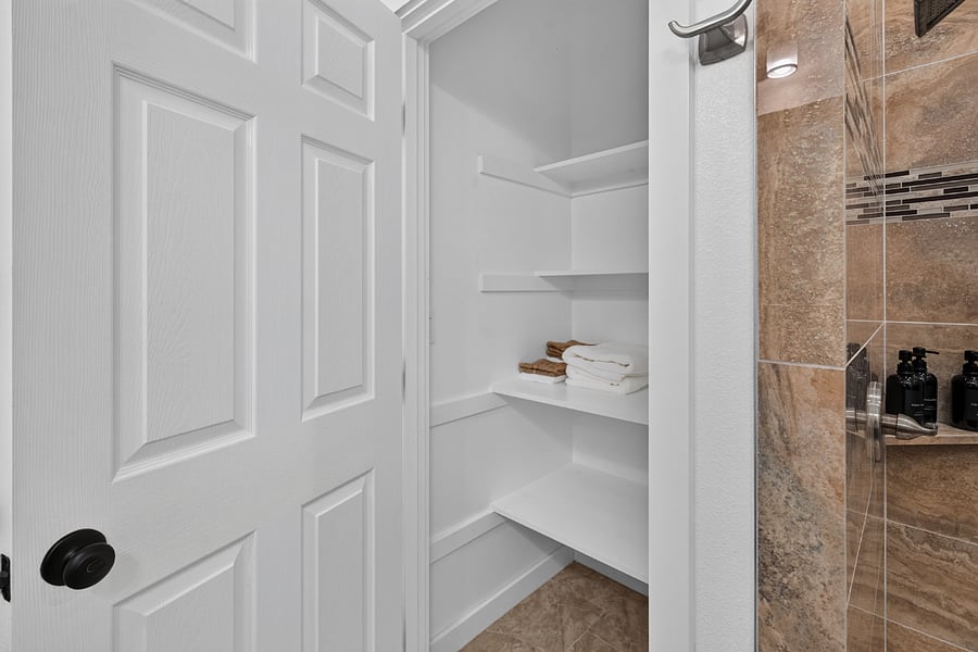 MASTER BATHROOM CLOSET