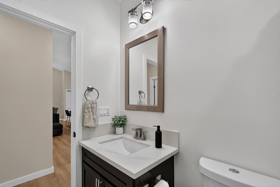 BATHROOM 2