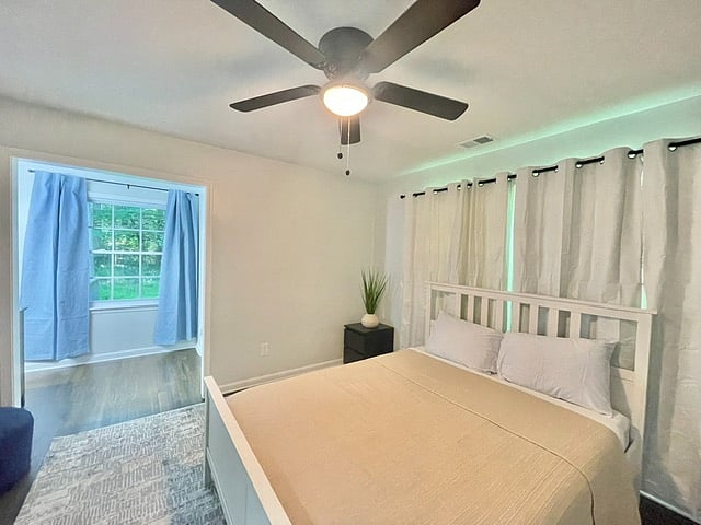 Darkening Shades and Walking Closet (Master Bedroom)
