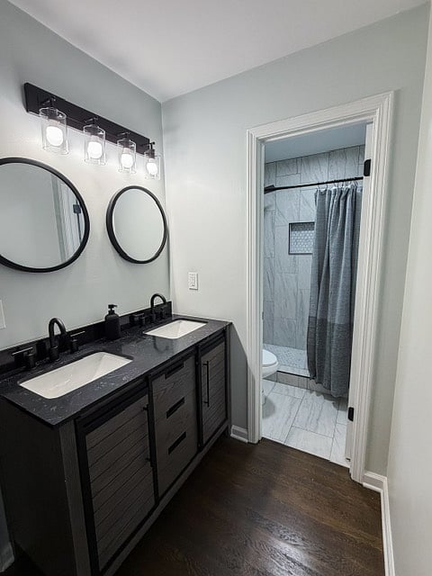 Master Bed Room Private Bathroom and Double Vanity