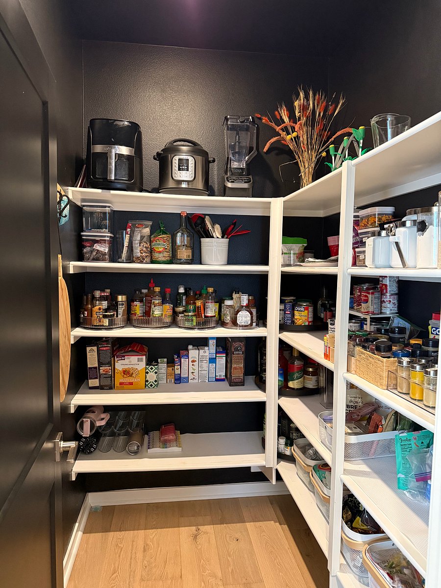 Walk in pantry
