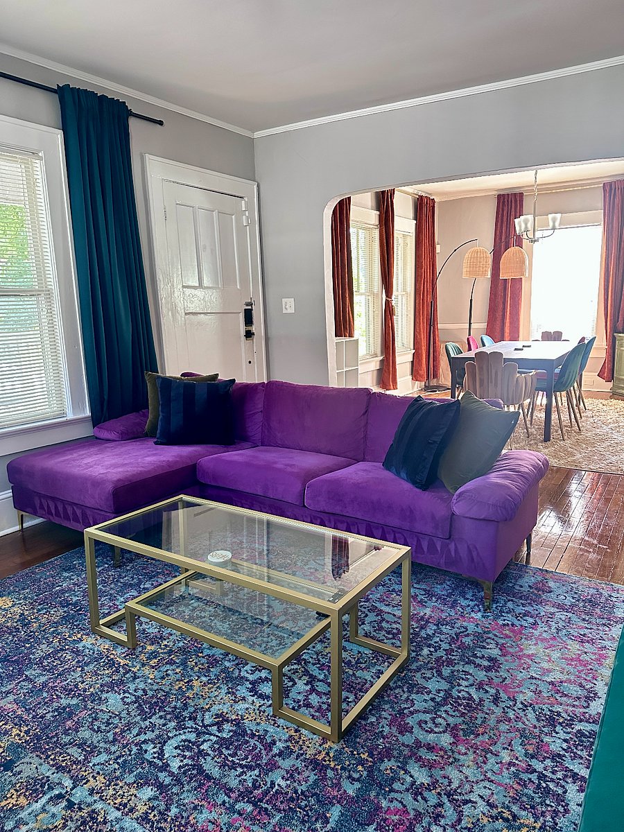 Living room (70in TV not pictured)