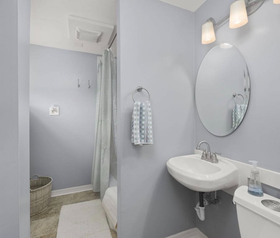 Bathroom with tub/shower combo