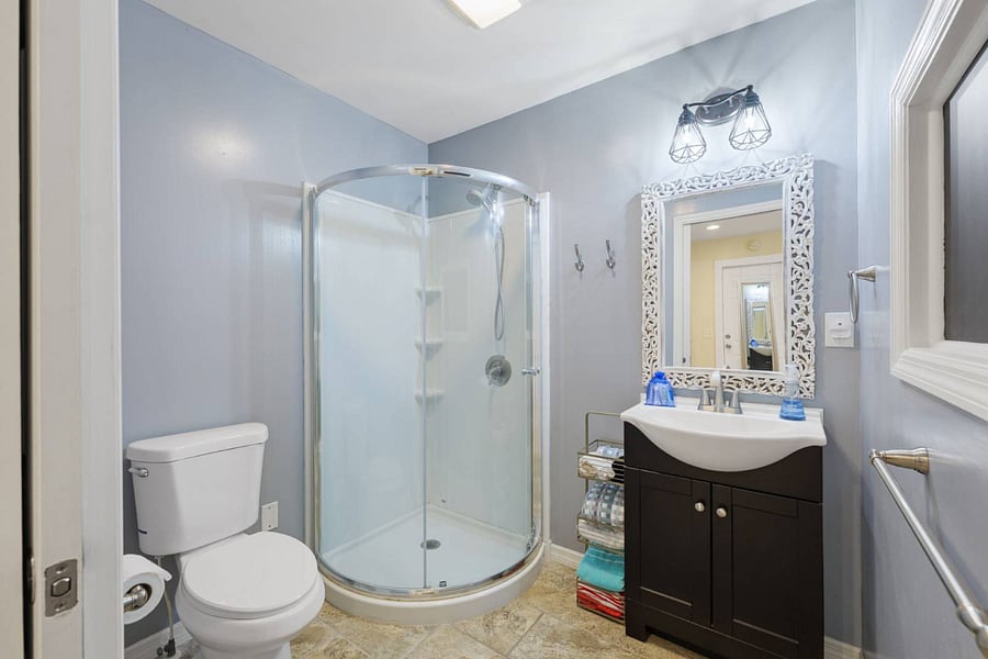 Bathroom in Gem 2.
