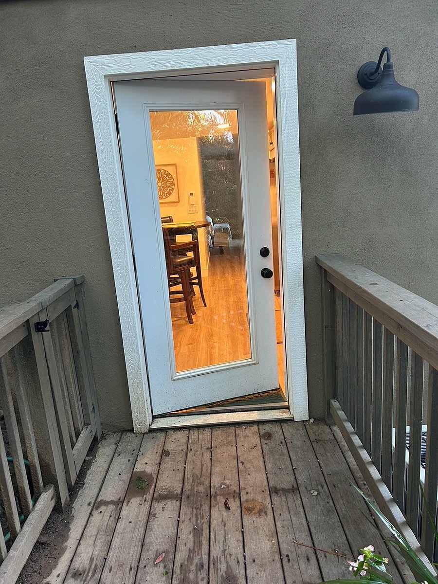 Exterior access to apartment