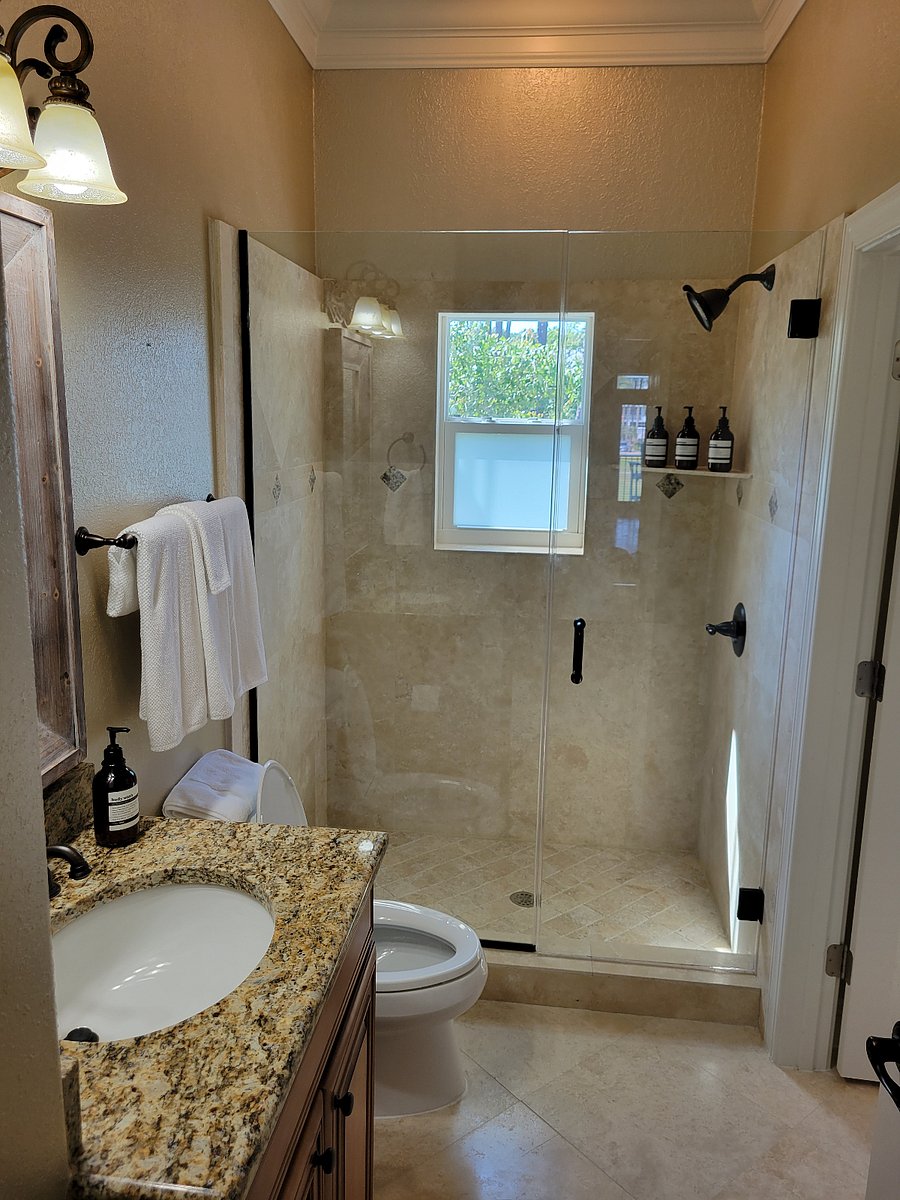 2nd Floor bathroom.
