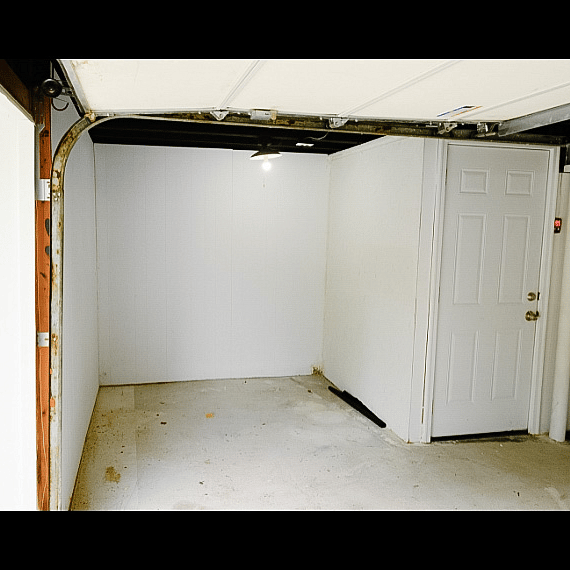 Bonus space in garage! Space for bikes or more storage!
