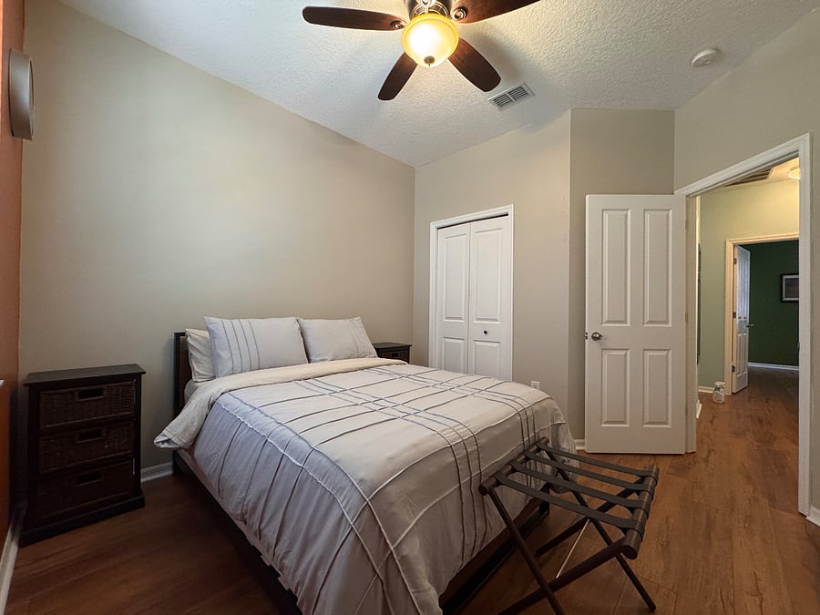 Guest bedroom