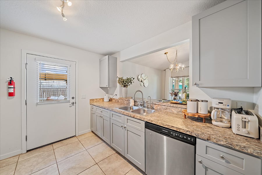 Furnished Finder property 1030426_1 photo 27