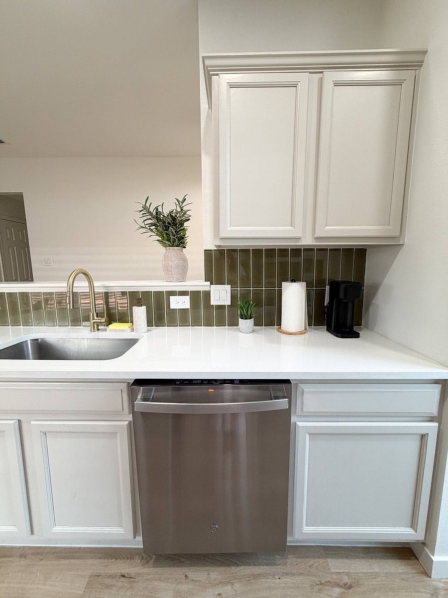 Furnished Finder property 1030429_1 photo 11