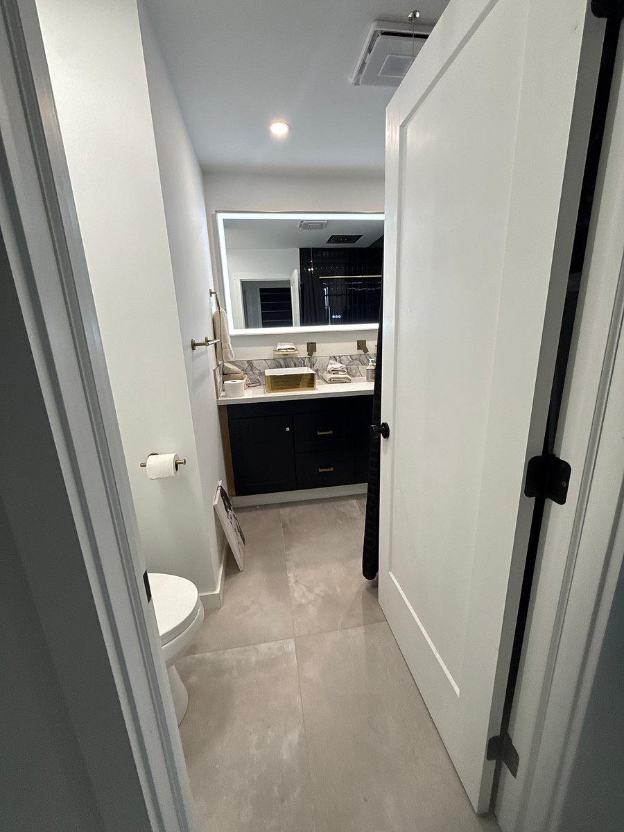 Main bathroom