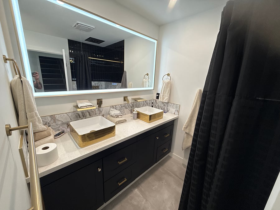 Main bathroom