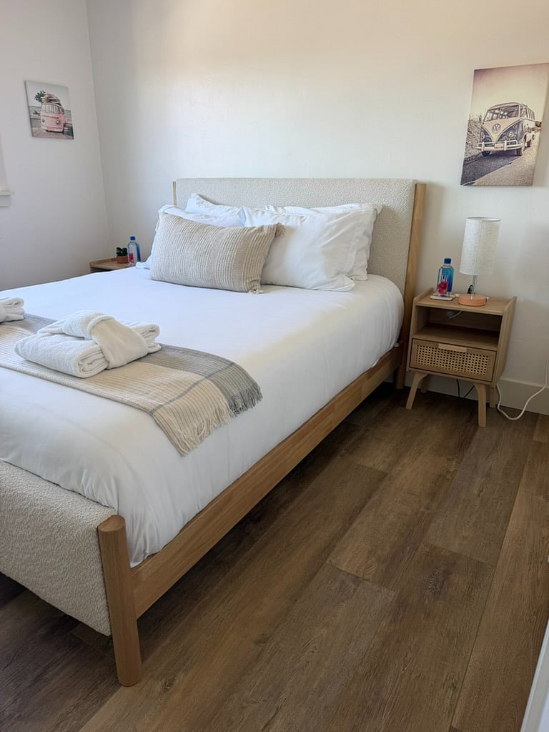 Guest Bedroom - Queen bed