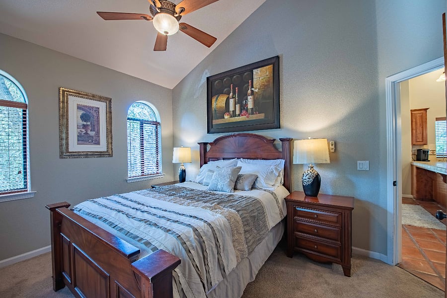 "Tuscan Villa" - separate residence 1BR/BA with full kitchen, LR, outdoor patio