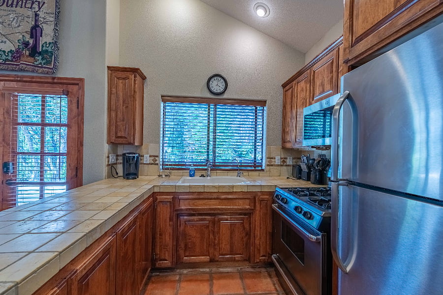 "Tuscan Villa" - separate residence 1BR/BA with full kitchen, LR, outdoor patio