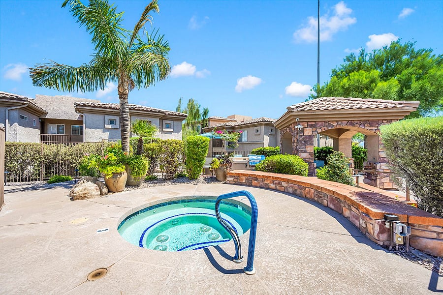 Community hot tub/spa.