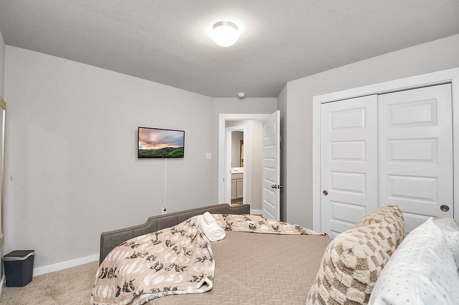 Furnished Finder property 1030543_1 photo 25