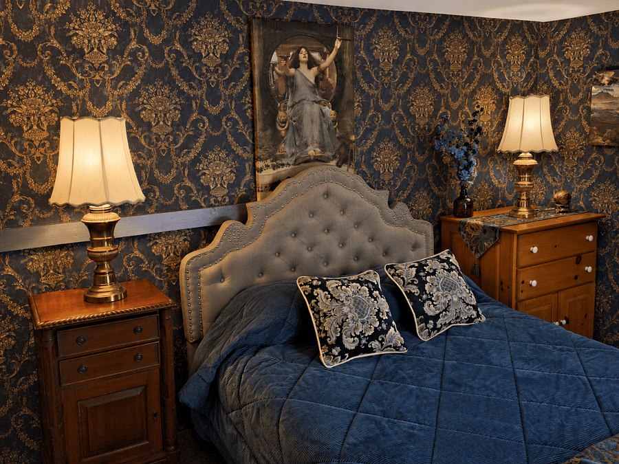 Main Bedroom with Queen sized bed