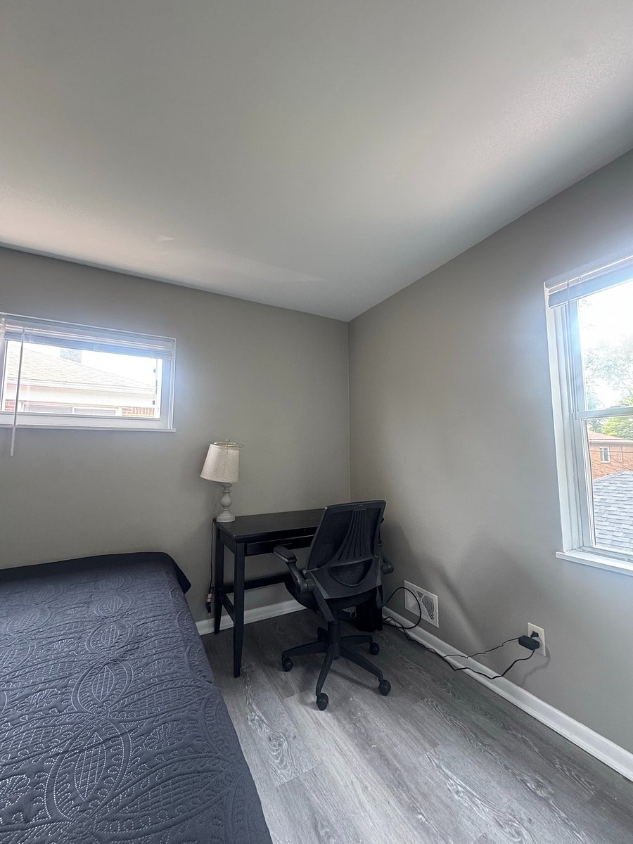 Bedroom-1: King bed, dedicated workspace