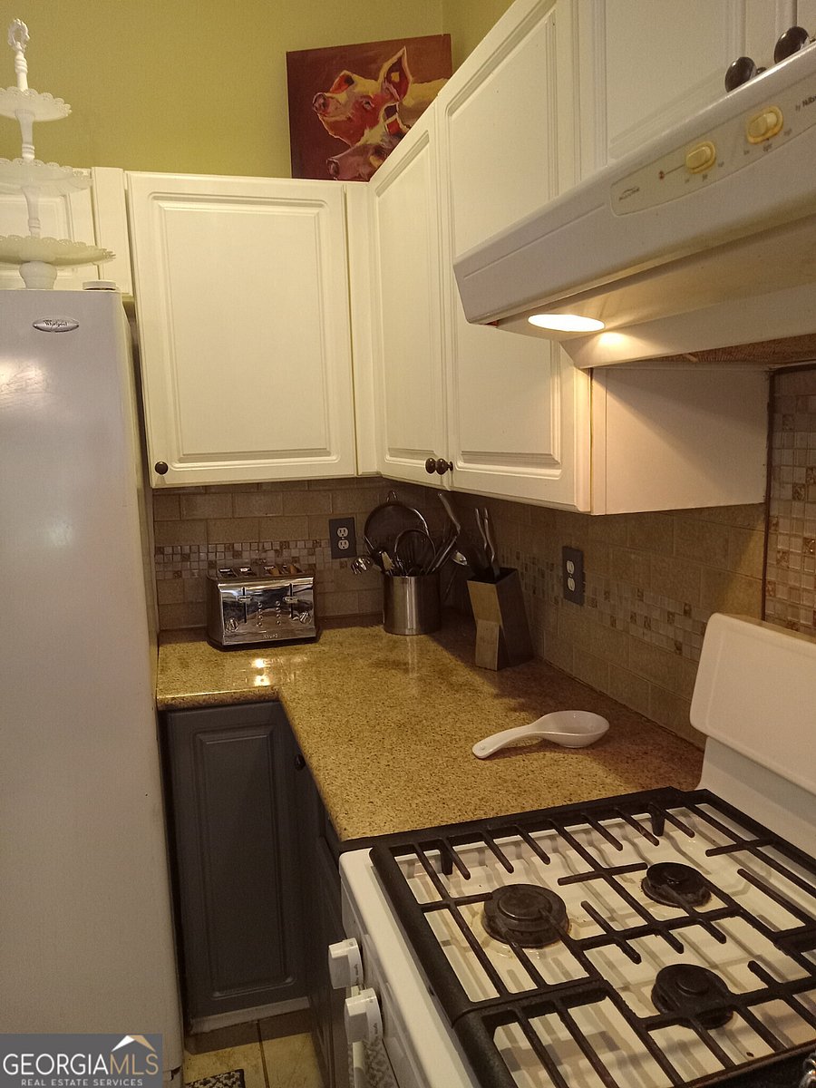 Furnished Finder property 1030801_1 photo 12