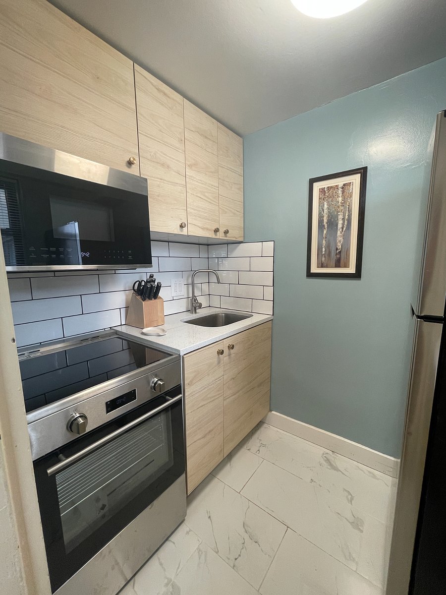 Kitchen, including induction stove