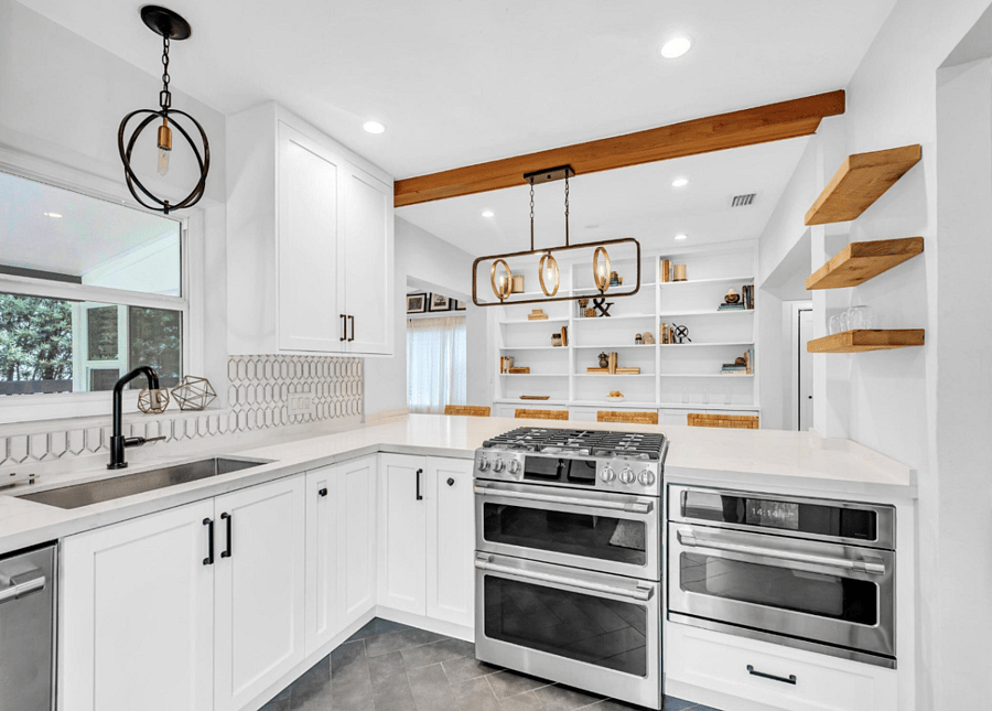 Kitchen with double ovens + convection microwave/oven