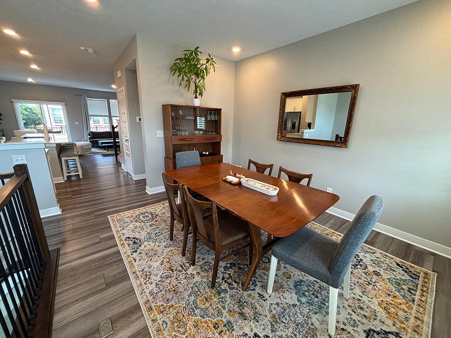 Dinning room to kitchen - 2nd level 