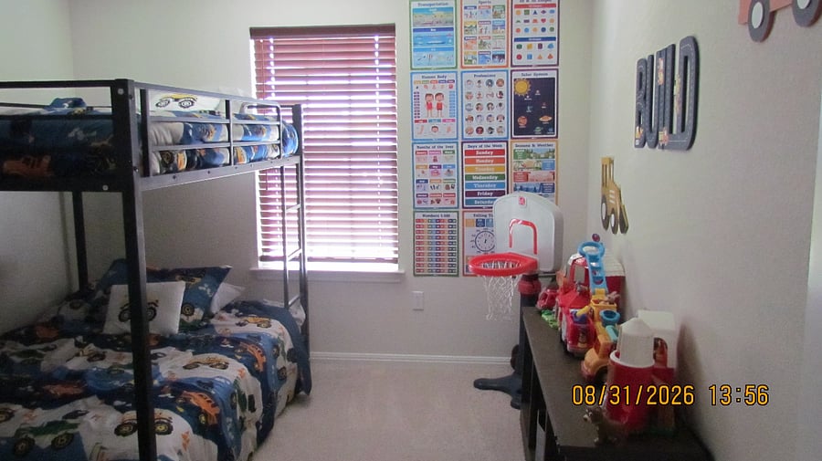 Upstairs 2 full beds