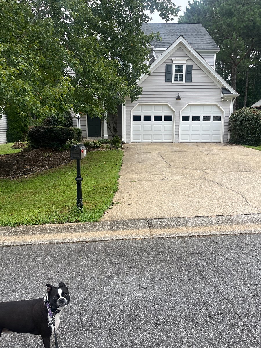 Front yard and driveway parking