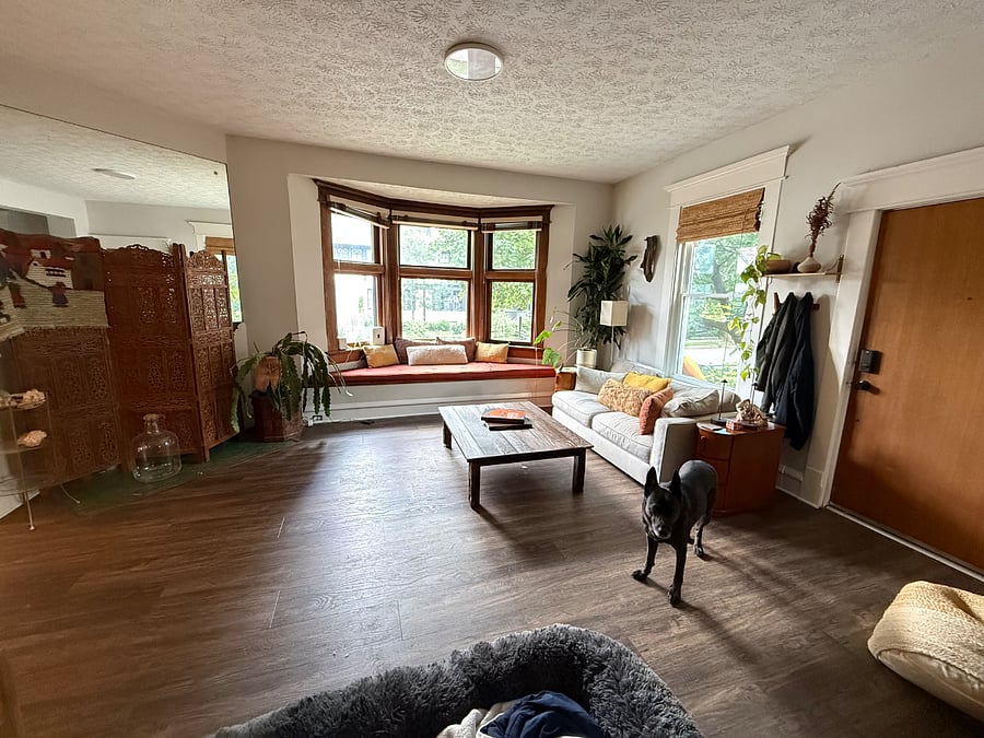 first floor front seating area