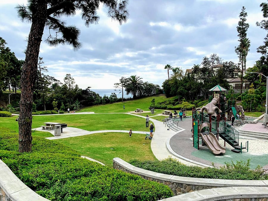 Walk to nearby Pines Park to watch the sunrise every morning with a beautiful ocean view. Permit #str21-1275