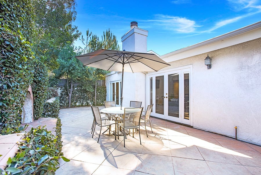 Private backyard and outdoor sitting area