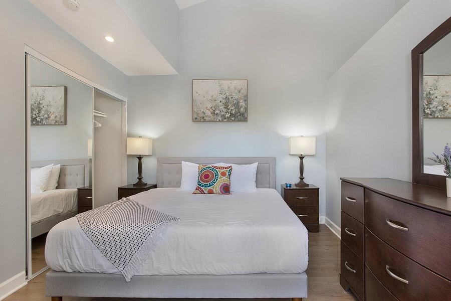 Settle in, stretch out, and enjoy a restful stay in this comfortable bedroom featuring a king-size bed, perfect for making your getaway even more relaxing.