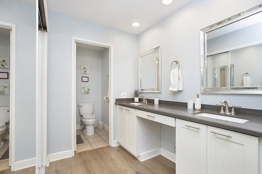 A clean and welcoming master bathroom that combines functionality and comfort, making your stay more convenient and enjoyable.