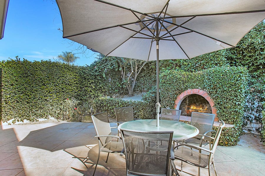 Private backyard and outdoor sitting area