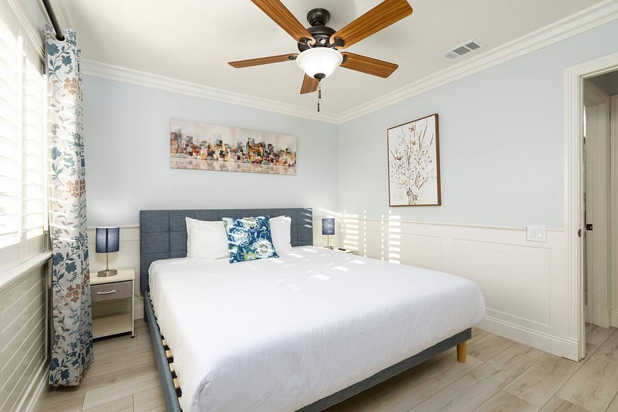 King bed in bedroom #2