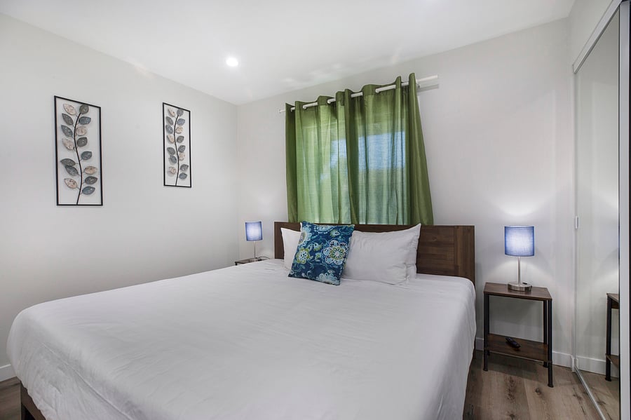 Bringing hotel-inspired luxury into the comfort of home with a king bed that makes every night feel like a staycation. Because true luxury begins with a space where you can fully relax